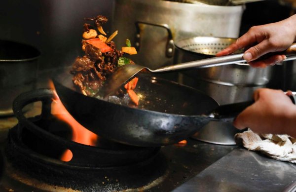 券商配资 怎么用葡萄酒做菜？葡萄酒烹饪终极指南来了！